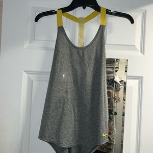 Nike workout tank size medium